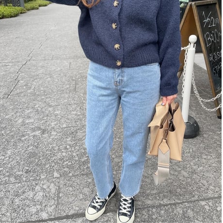 Loose fit ankle denim
