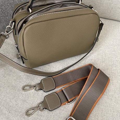 Compact leather bag(Garage)