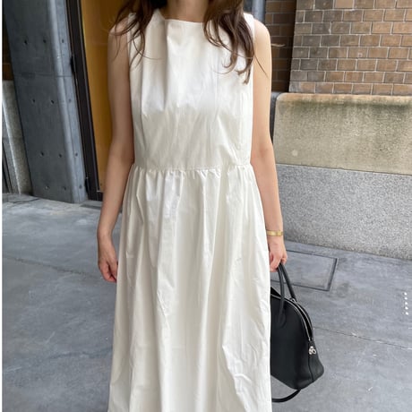 Simple box onepiece(White)