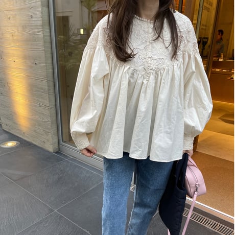 Lace flare blouse