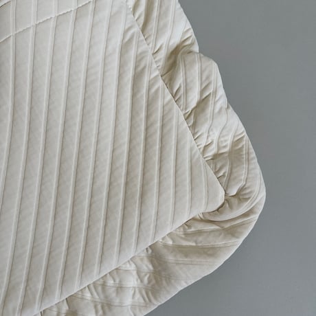 【In the morning】QUILTED RUFFLED BAG (Ivory)