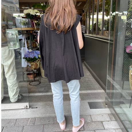 Wide flare cutsew(Black)