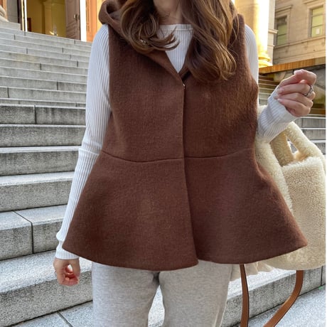 【In the morning】WOOL MOHAIR FLARE VEST(BROWN)