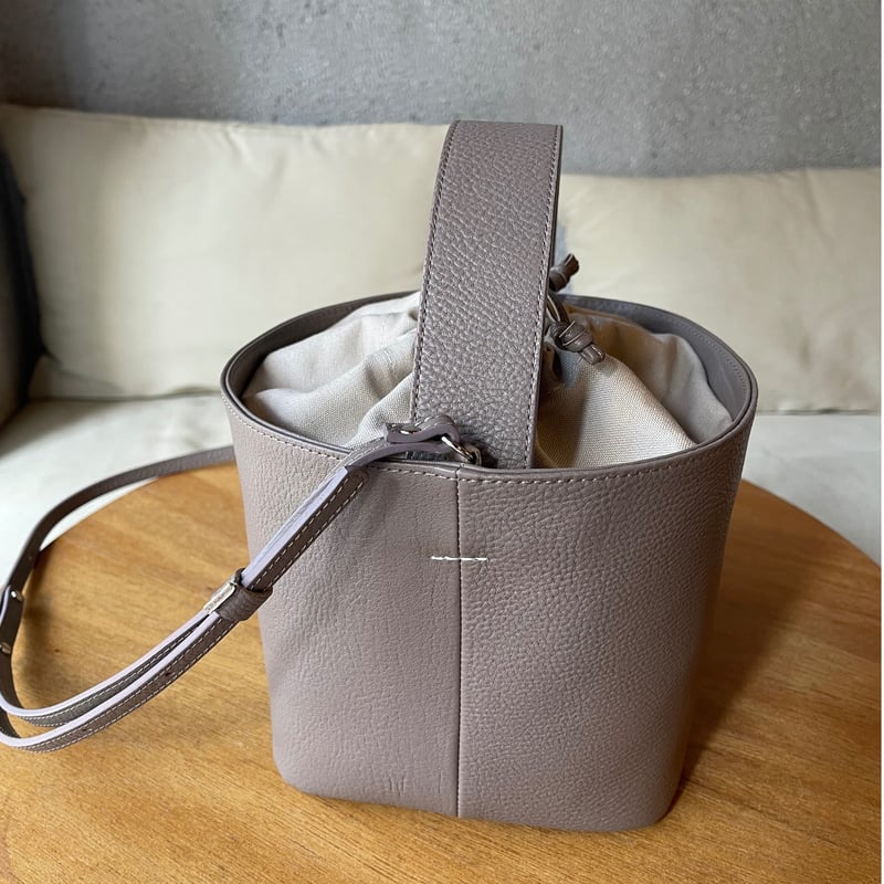 【関税込み】FANE SSENSE限定 グレー Bra ヌバック バッグ K』Original bag【Tank-Greige】 | K