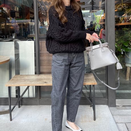 Low gauge cable knit (Black)