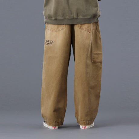 HANDWRITING PRINT CHINO SARROUEL PANTS