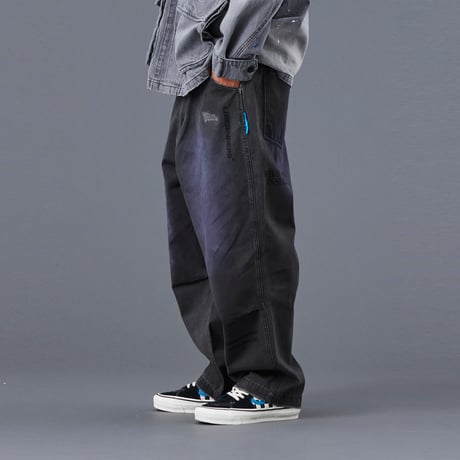 HANDWRITING PRINT CHINO SARROUEL PANTS
