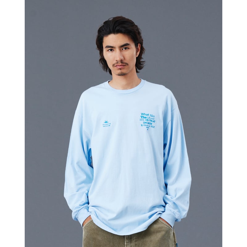 【Liberaiders】MULTI FONT フロスト加工 ロンT（L） Liberaiders】MULTI FONT フロスト加工 ロンT（L） シャツ 横 から