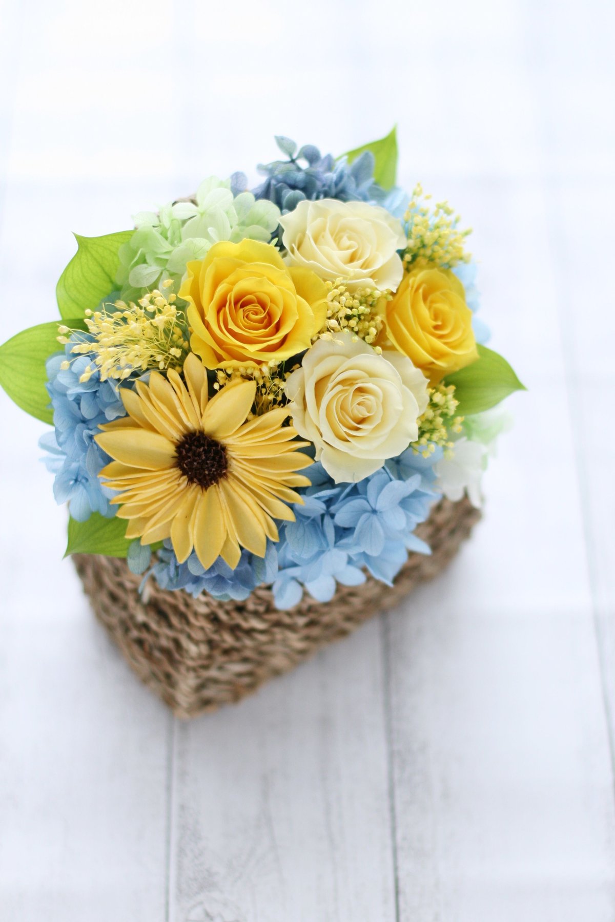 プリザーブドフラワーリース✳︎ブルー＆イエローのデュエット プリザーブドフラワーリース✳︎ブルー＆イエローのデュエット