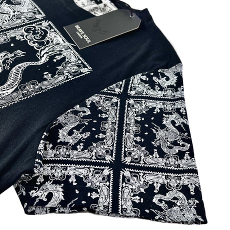 BRAVE SOUL ブレイブソウル ペイズリー パネル バンダナ柄 東洋 オリエンタル ドラゴン 龍 モノトーン Tシャツ UKストリート Mサイズ