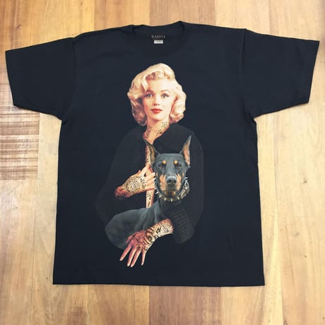 RARETE (ラルテ) マリリンモンロー ドーベルマン タトゥー Tシャツ ブラック 星柄