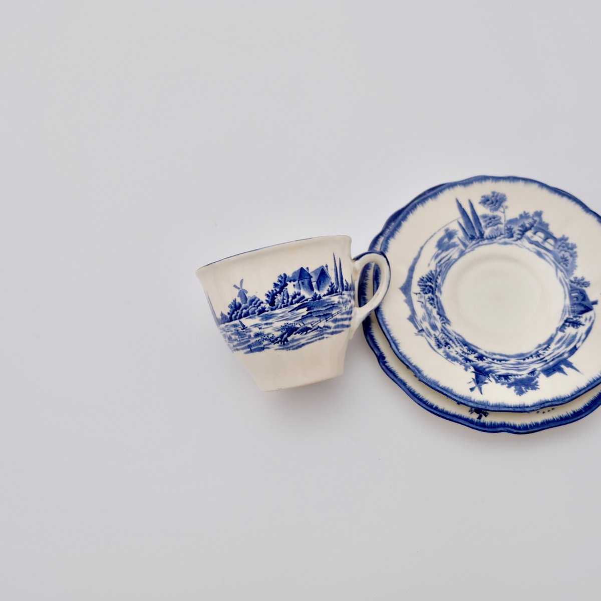 ROYAL DOULTON NORFOLK カップ＆ソーサー,ケーキ皿セット (OT86)...