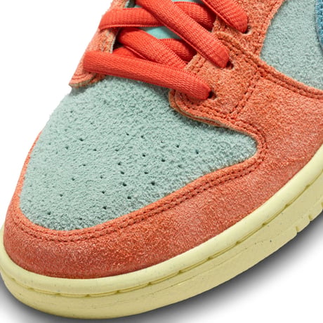 NIKE SB / DUNK LOW PRO PRM - MYSTIC RED / EMERALD RISE - ORANGE NOISE AQUA - EMERALD RISE