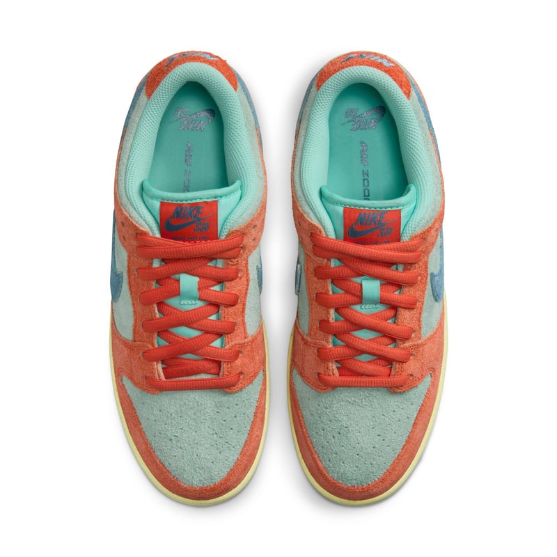 NIKE SB / DUNK LOW PRO PRM - MYSTIC RED / EMERA
