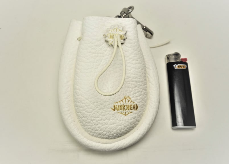 JUNKHEAD ディアスキン 鹿革巾着ポーチ白 WHITE | JUNKHEAD LEAT JUNKHEAD ディアスキン 鹿革巾着ポーチ白 WHITE | JUNKHEAD LEAT