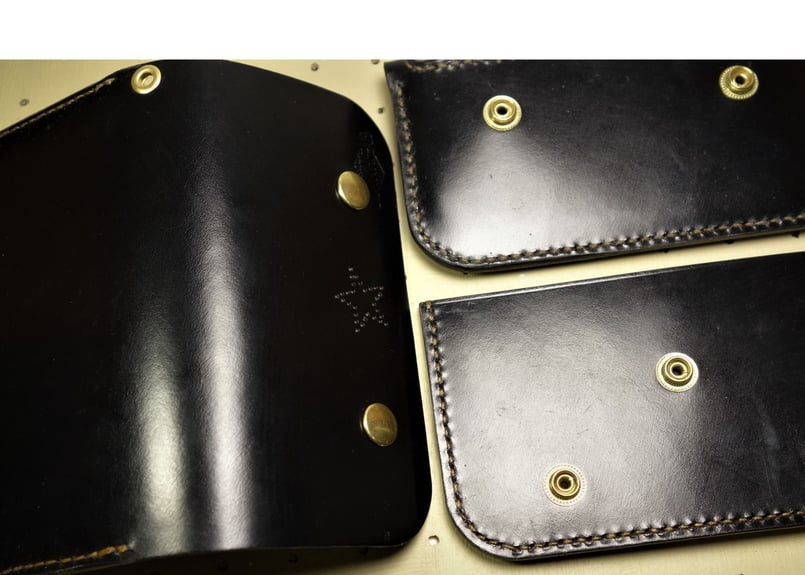 ブライドルレザー トラッカーウォレット SNAPER 黒 | JUNKHEAD LEATHE