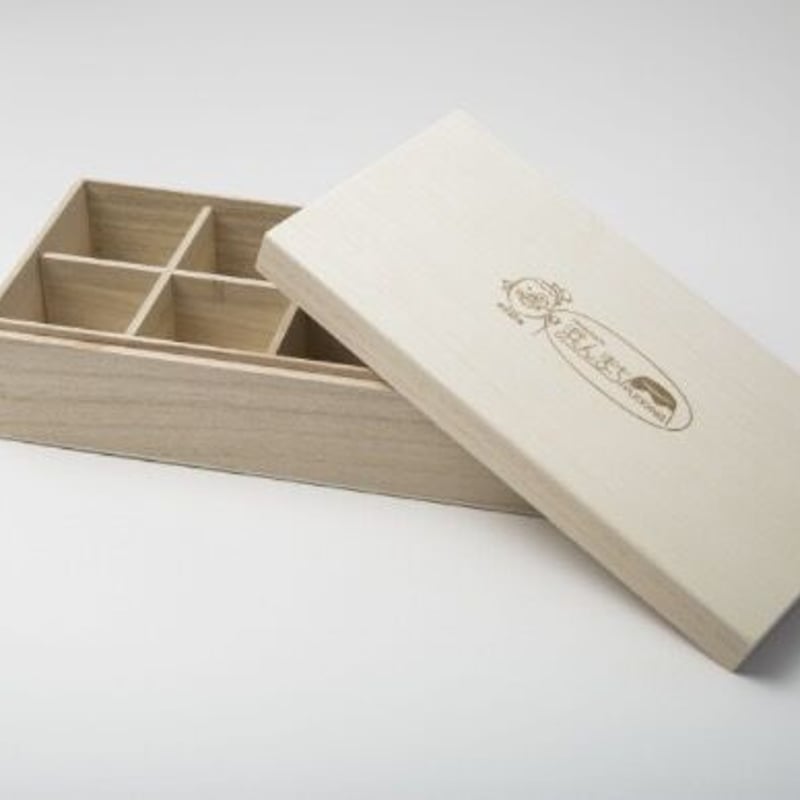 純銀製 花模様 盃 共箱木箱付き　52g Amazon.co.jp: 蔵出し出品！！ 純銀製 銀 刻印 御盃 銀杯 約