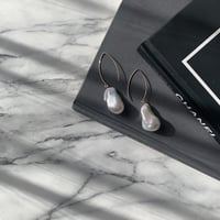 baroque pearl hook pierce