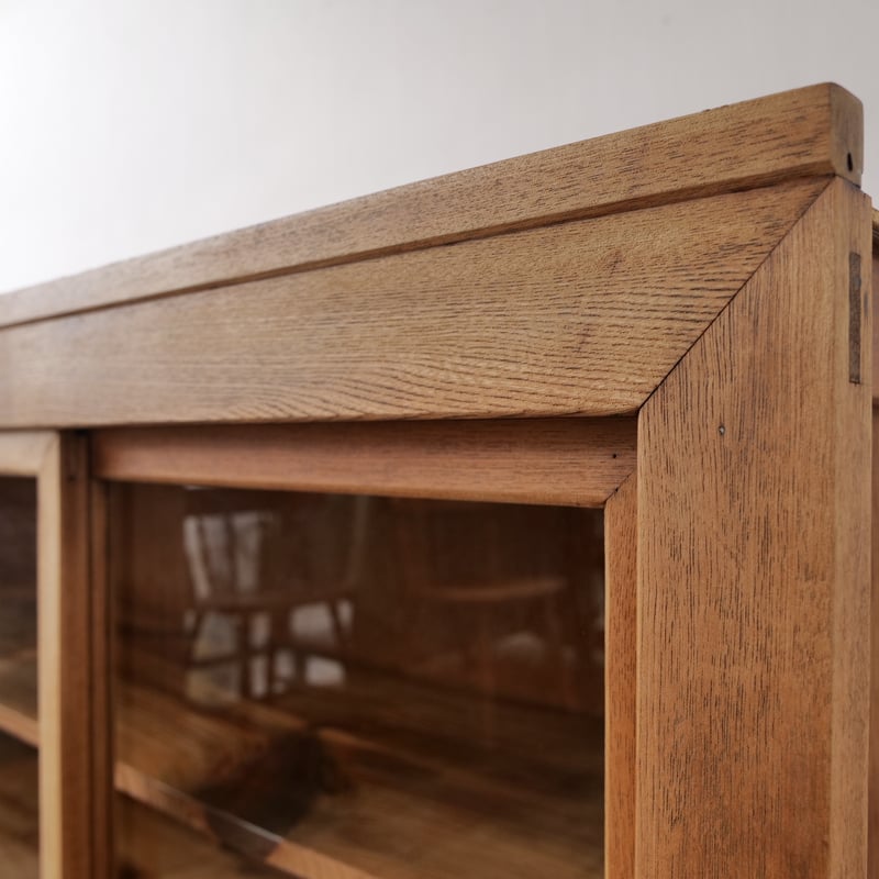 オシャレなガラス戸キャビネット　ウォールナット調 オシャレなガラス戸キャビネット ウォールナット調