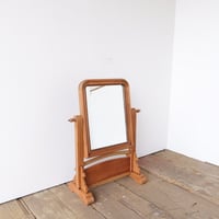 細かな意匠がある卓上鏡 sd.434