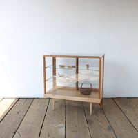 ２面の魅せる木の脚ショーケース sd.078 全面ガラス /全国配送◎ /店舗引取◎