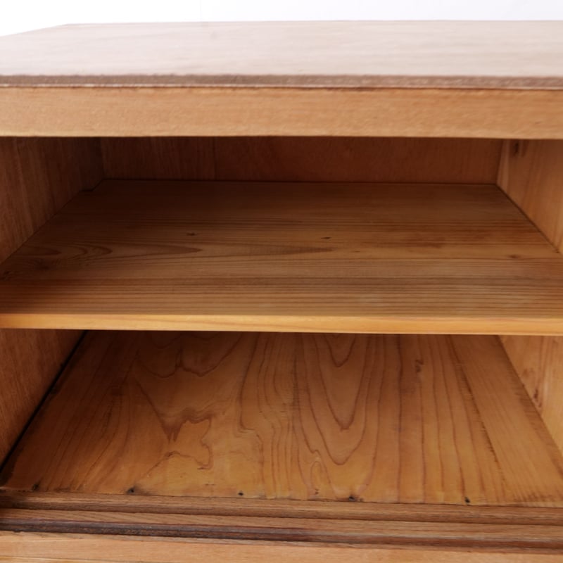 丸窓デザインがかわいらしい多機能キャビネット/sk.766