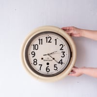BINKOSHAのロゴが残る ガラス付きのアンティーク掛時計（クオーツ式） /st.1253