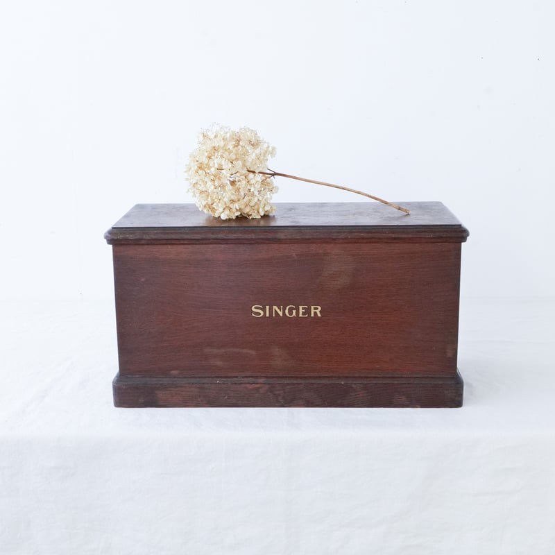 SINGERのロゴが入った木製のミシンカバー/st.886 | SLOWHAND DEPART
