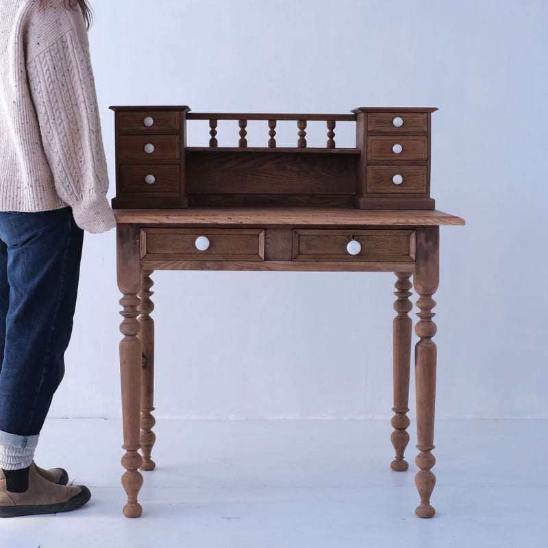 気品あるろくろ脚のライティングデスク+卓上棚のセット/sa.946