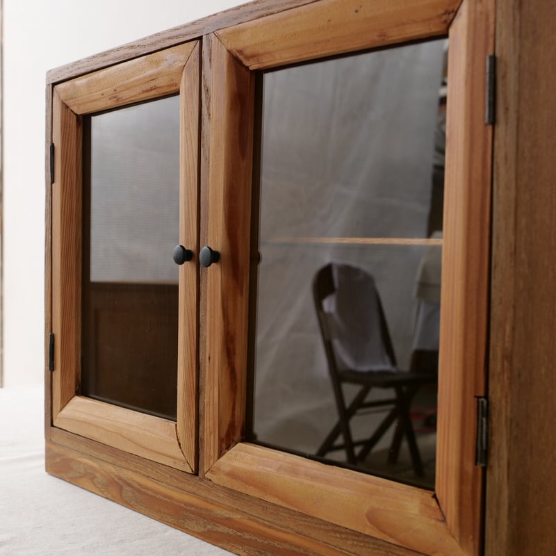 ガラス扉の四角い小さな収納棚/st.724 | SLOWHAND DEPARTMENT