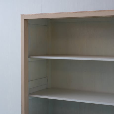 モールガラスの引き戸を備えたアイボリーカラーの水屋/sa.1027