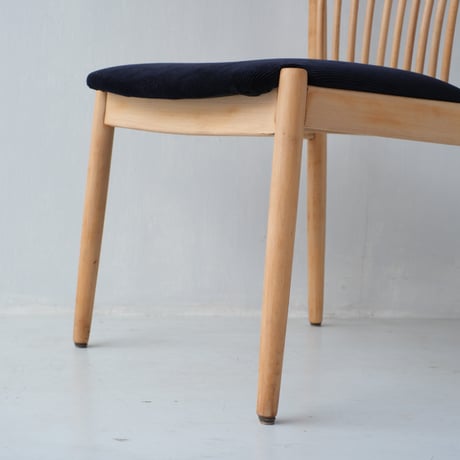 鳥取家具・ストレートバック＋コーデュロイ生地のダイニングチェア/sa.1043