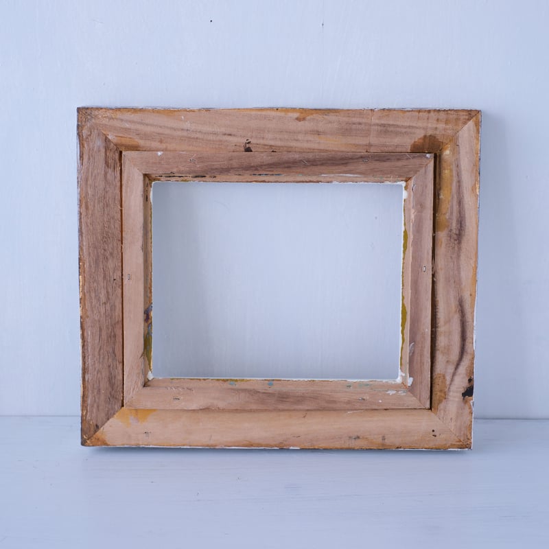 内側に淡いピンクを差したアイボリーカラーのビンテージフレーム【A