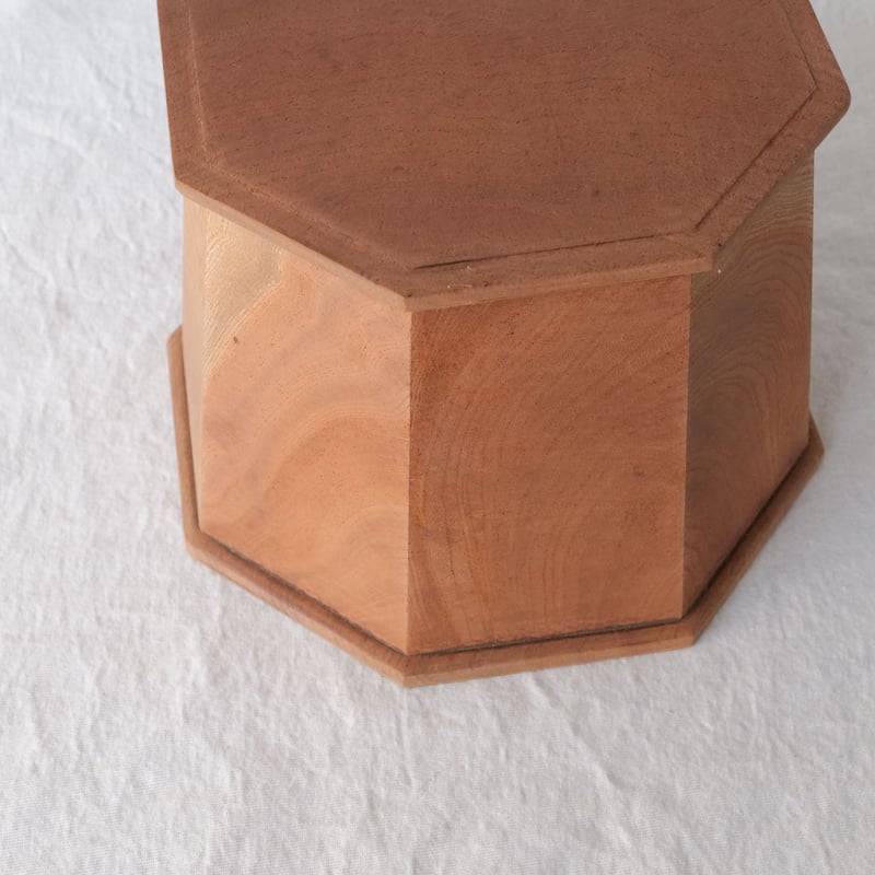 1935年製のけやきの木でできた八角形の飾り台【A】/st.774 | SLOWHAND