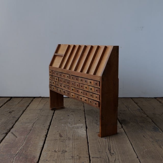 T【送料込み】活版印刷所から出た木の棚【古道具】【活版印刷】 □活版印刷古道具 （昭和初期）【木箱】什器1箱 価格（2箱有ります