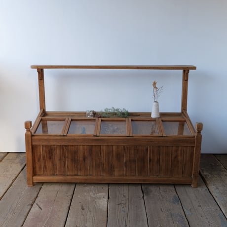 【引取り限定】栗木製ガラスケース ・木製オープンシェルフ・店舗什器 ガラスショーケース 鍵付き 錠 カギ 木製土台付 商品ディスプレイ台