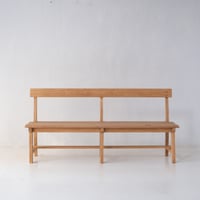 シンプルな中にあたたかな手仕事の優しさが宿るローベンチ/sa.1177'C