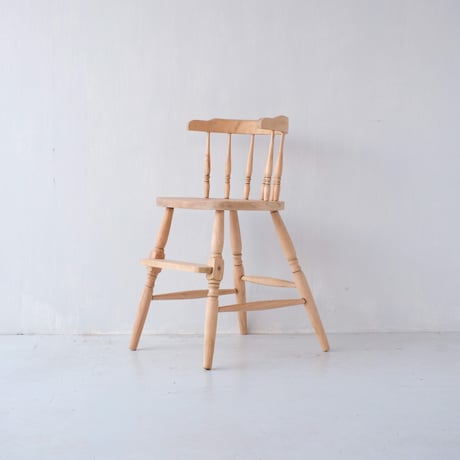 滑らかな木の表情がやさしい 丁寧な作りのギッズチェア/sa.1018