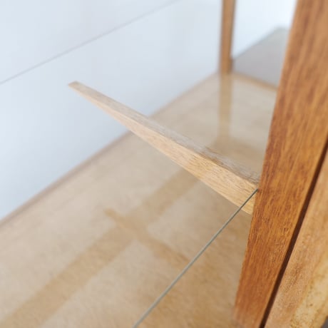 ２面の魅せる木の脚ショーケース sd.078 全面ガラス /全国配送◎ /店舗引取◎
