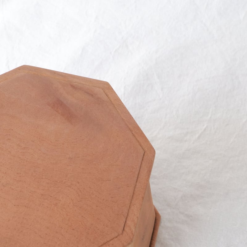 天然の小枝でできた飾り台 天然の小枝でできた飾り台