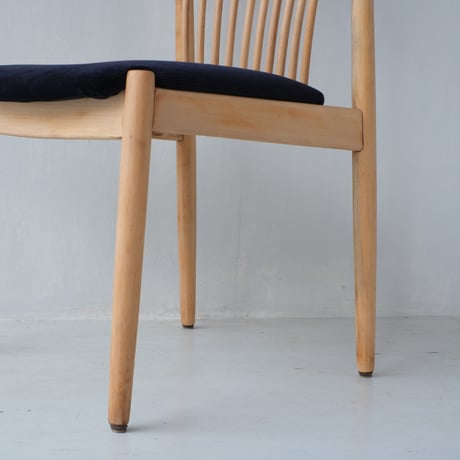 鳥取家具・ストレートバック＋コーデュロイ生地のダイニングチェア/sa.1043