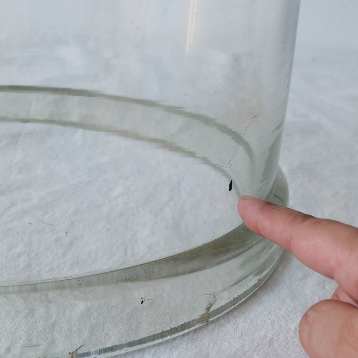 ぽってりした質感の大きなのっぽのガラスドーム/st.765