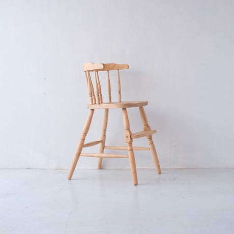 滑らかな木の表情がやさしい 丁寧な作りのギッズチェア/sa.1018