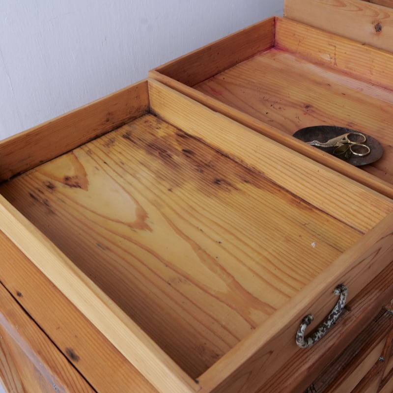 オリジナル　薬箪笥 高さ違いの抽斗が整然と並ぶ28杯の薬箪笥/sk.768 | SLOWHAND DEPARTMENT