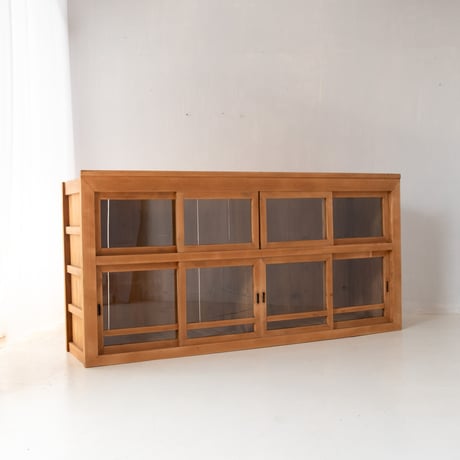 8枚のガラス引き戸を備えたワイドサイズの水屋棚/sa.1197'E