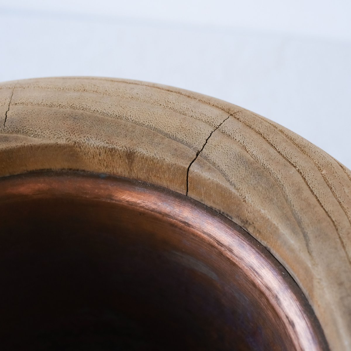 やさしい丸みを帯びた、桐製の火鉢A/st.786 | SLOWHAND DEPARTMENT