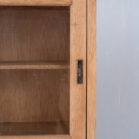 5杯の抽斗とガラスの引き戸収納を備えた 暮らし整う水屋箪笥/sa.1194'D