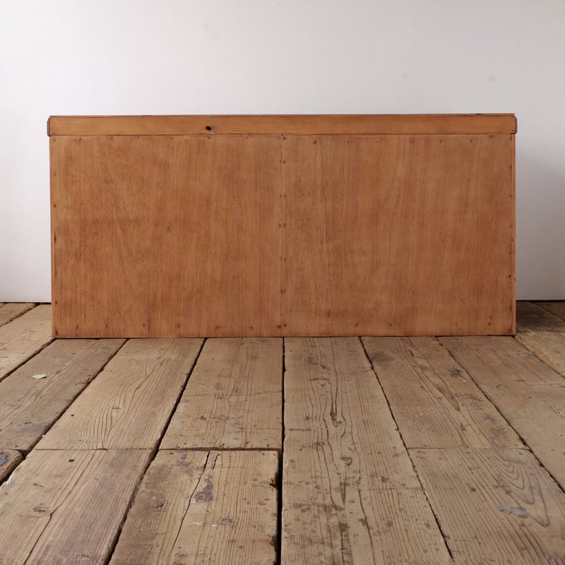 無垢材を贅沢に使った引き戸ガラスのローボード/sk.775 | SLOWHAND