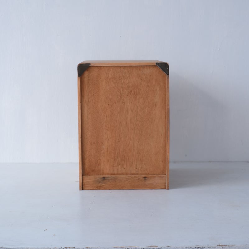 繊細な取手の造形が印象的な5杯の小抽斗/st.977 | SLOWHAND DEPARTMENT