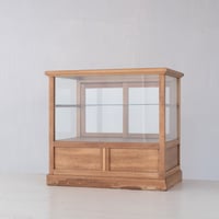 木の温もりとガラスの抜け感が暮らしにすっと馴染む ガラスショーケース /sa.1166'B